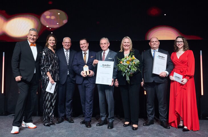 Familie Deimann ausgezeichnet als Hotelier des Jahres 2025 in der Rheingolfhalle in Mainz